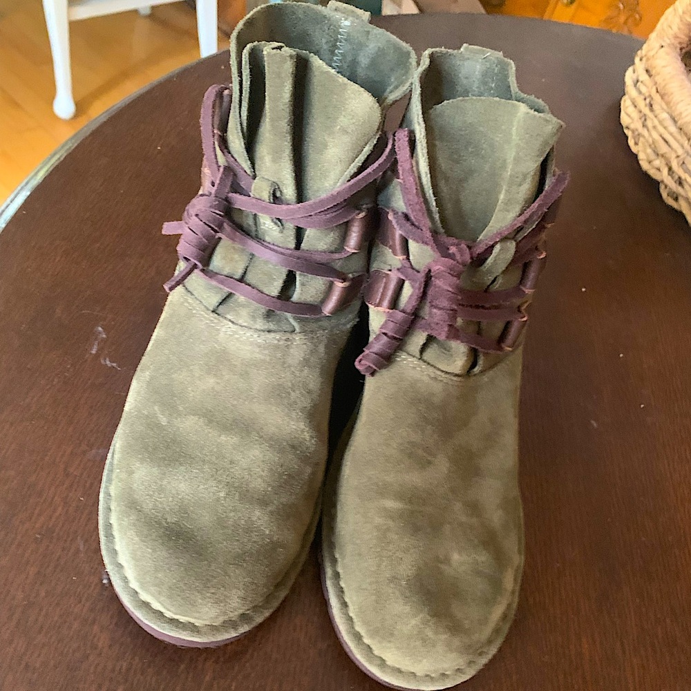 Super cute Uggs
